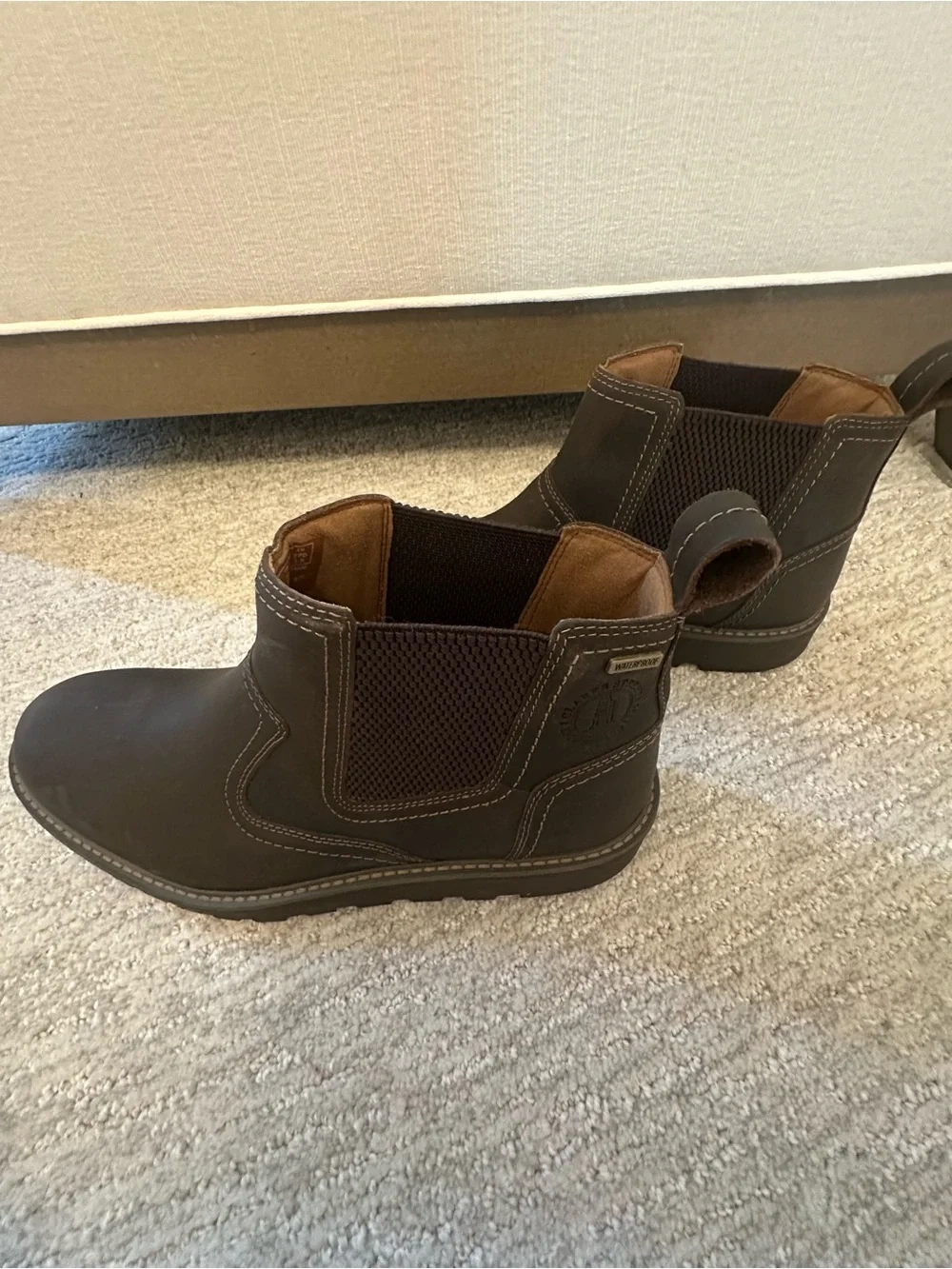 Clarks men’s Dark Brown Chelsea Boots